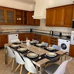 Oliva House וילה לאגוּ‏ש